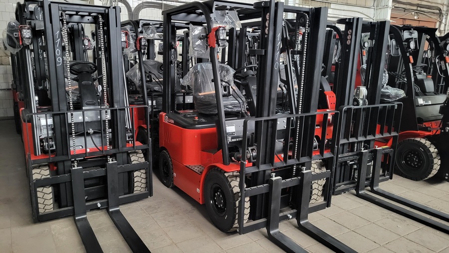 Тест-драйв складской техники на нашем складе в Кызыле